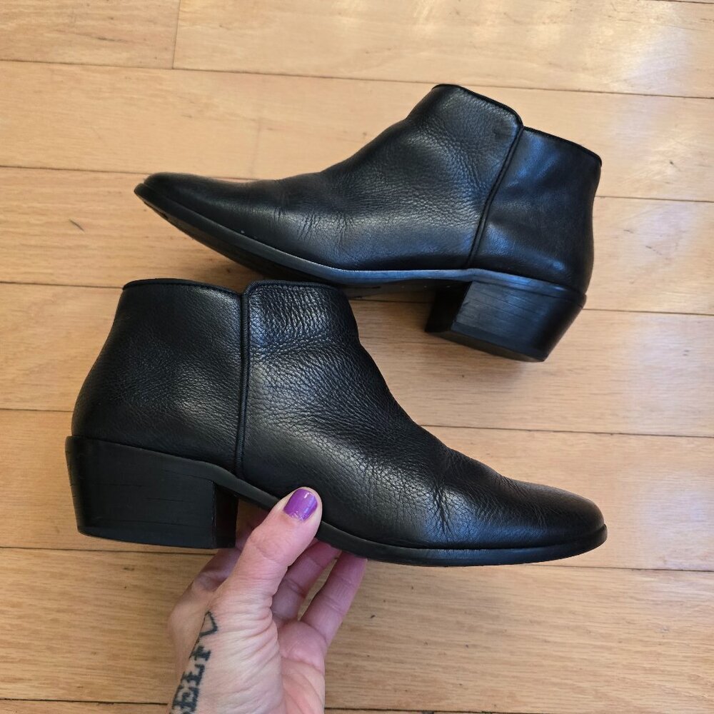 Sam Edelman | whimsygoth monochrome black leather ankle booties | WMS 7